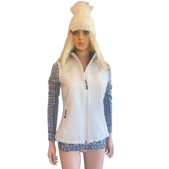 Krimson Klover Accessories - NWT Krimson Klover Hot Spring Beanie Hat Merino Wool Fur Pom MSRP$65